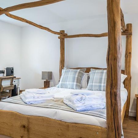 Bed and Breakfast The Windmill Chatham Green Челмсфорд Экстерьер фото