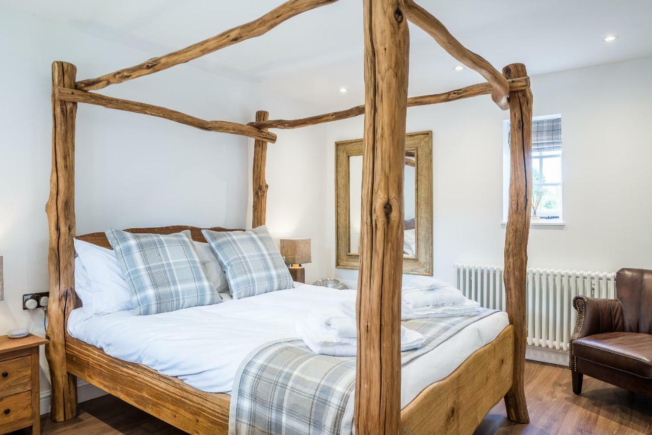 Bed and Breakfast The Windmill Chatham Green Челмсфорд Экстерьер фото