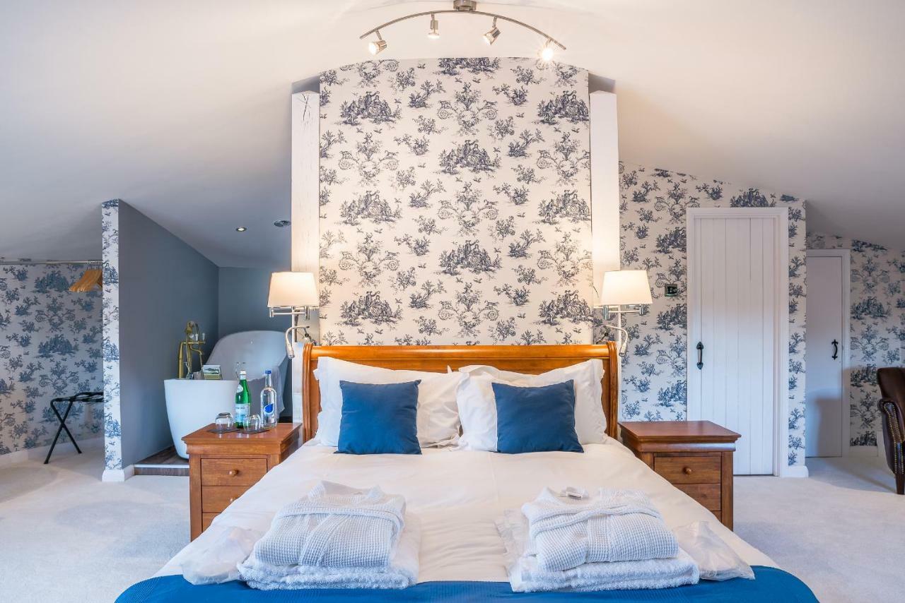 Bed and Breakfast The Windmill Chatham Green Челмсфорд Экстерьер фото