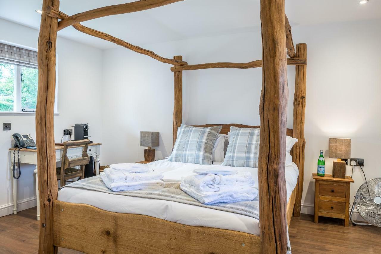 Bed and Breakfast The Windmill Chatham Green Челмсфорд Экстерьер фото